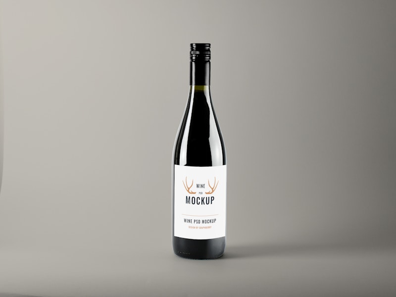 Realistic Wine Bottle Psd Mockup Graphberry Com
